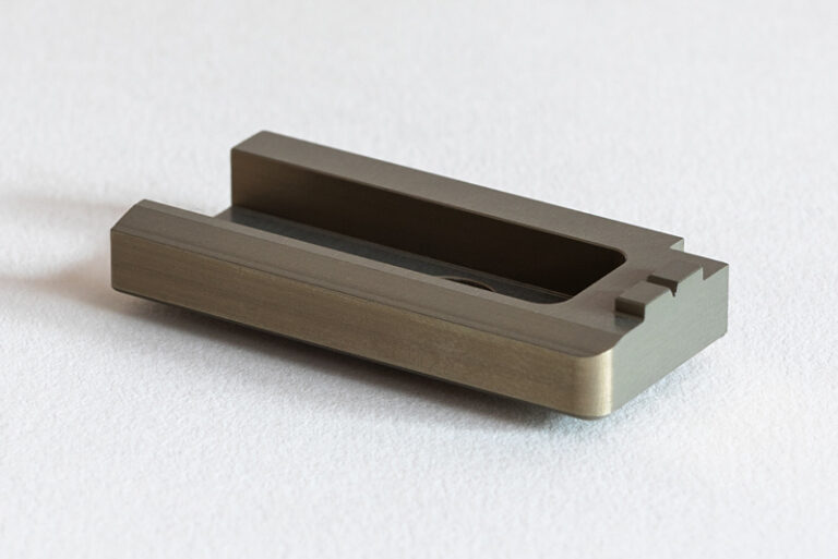 Aufnahme für Einzelfaserführung 900µ und 3mm für Glasfasertrenngerät Corning FBC006 -2, Artikel-Nr. CLV-FBC6U9-1
