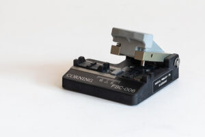 Glasfasertrenngerät Corning FBC006 - A8 - breite Klemmbacken, Artikel-Nr. CLV-FBC006-A8